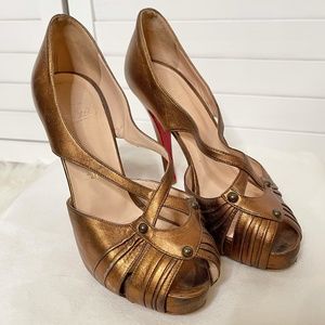 CHRISTIAN LOUBOUTIN Bronze Scissor Girl Pumps Size 36.5